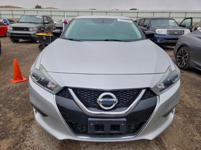 Nissan Maxima 3.5s Image 3