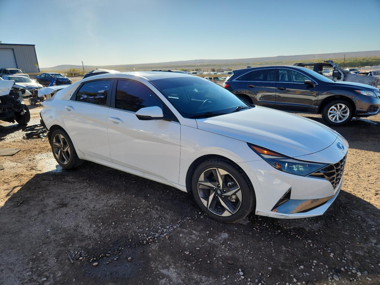 Hyundai ELANTRA Limited Image 2