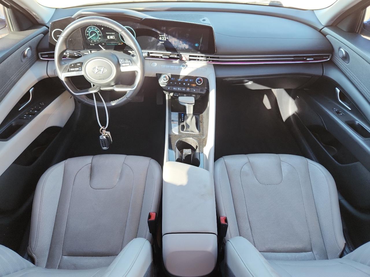 Hyundai ELANTRA Limited Image 10