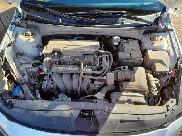 Hyundai ELANTRA Limited Image 3