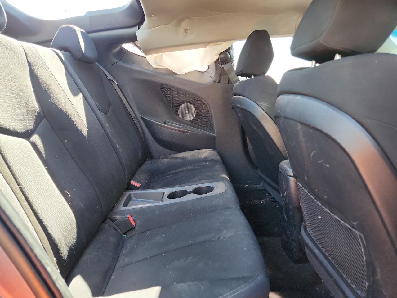 Hyundai VELOSTER Image 8