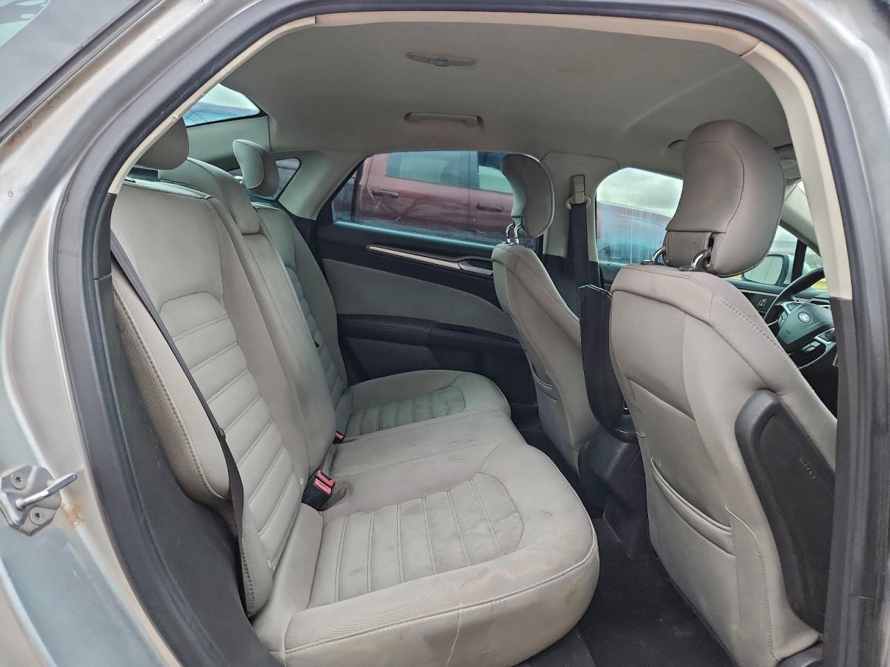 Ford Fusion S Image 6