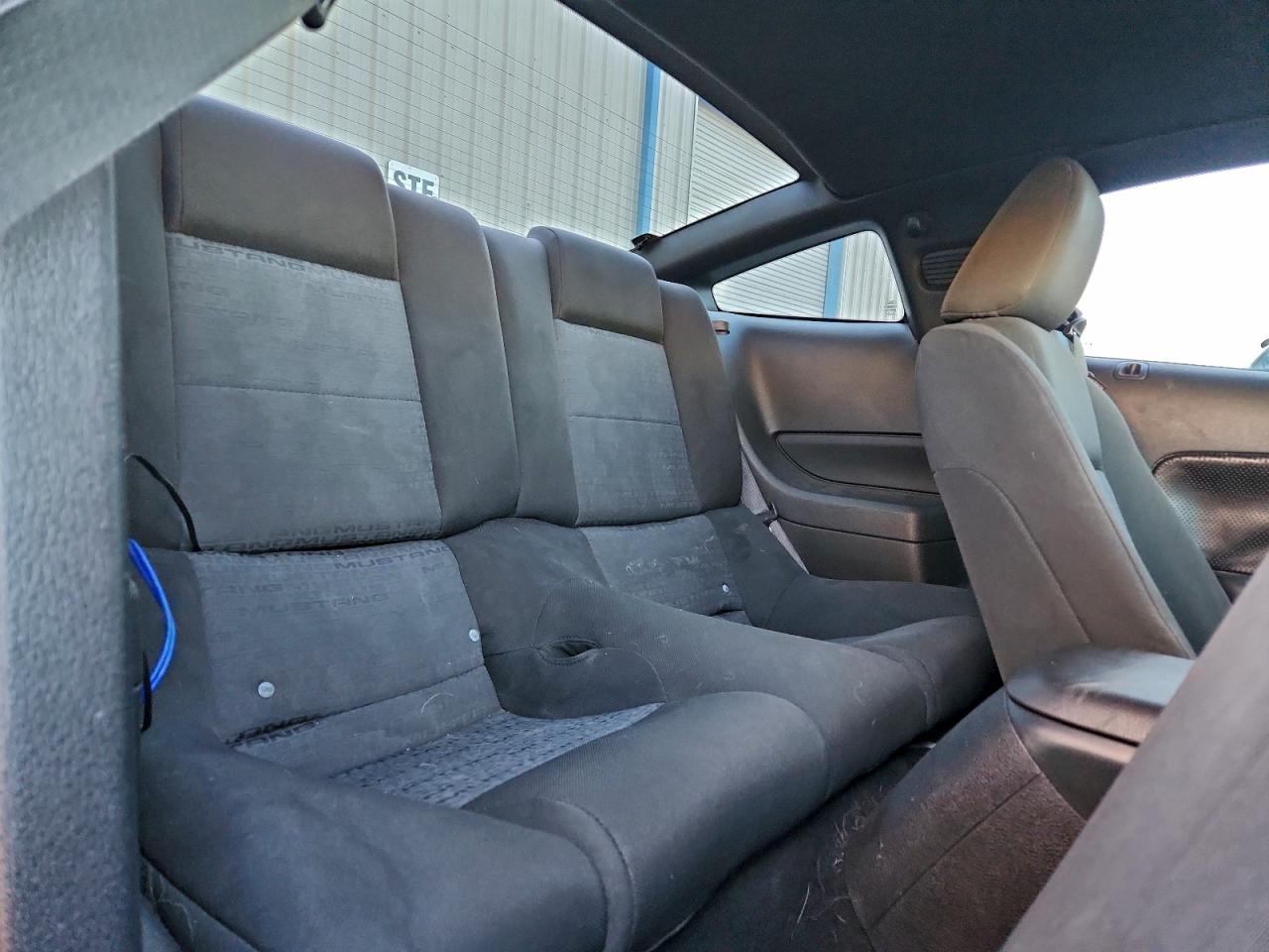 Ford Mustang Image 12