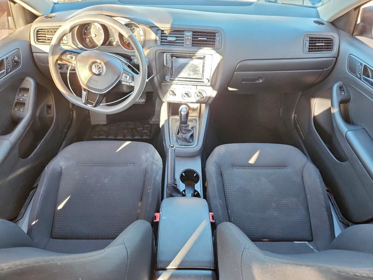 Volkswagen Jetta S Image 9