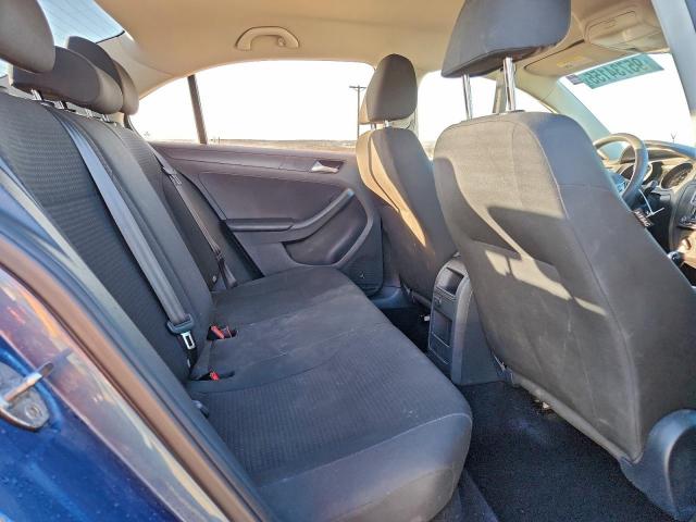 Volkswagen Jetta S Image 11