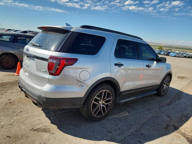 Ford Explorer Sport Image 2