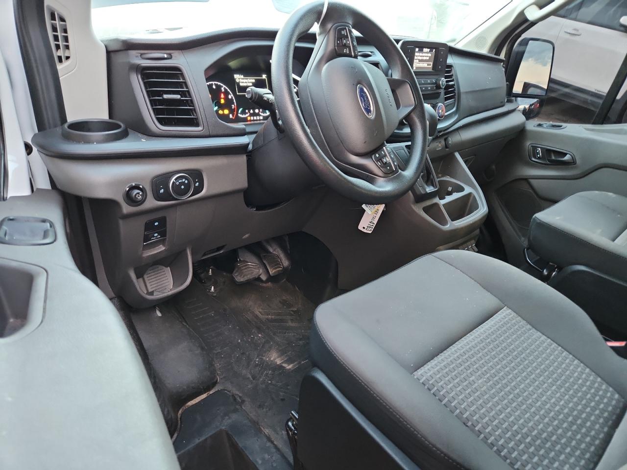 Ford Transit T-250 Image 12