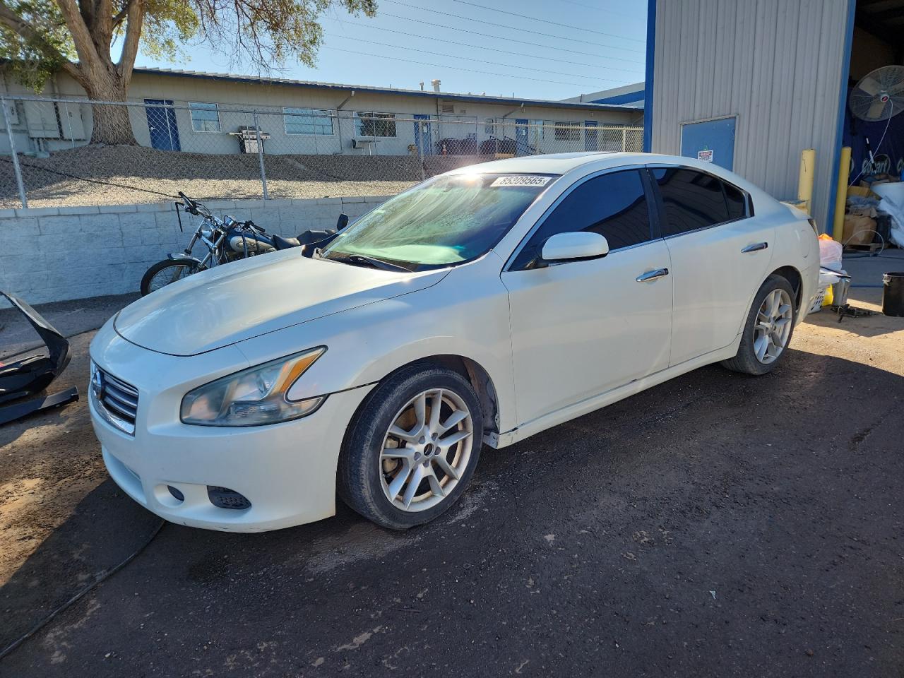 Nissan Maxima S Image 1