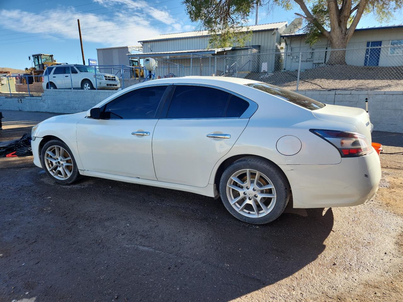 Nissan Maxima S Image 2