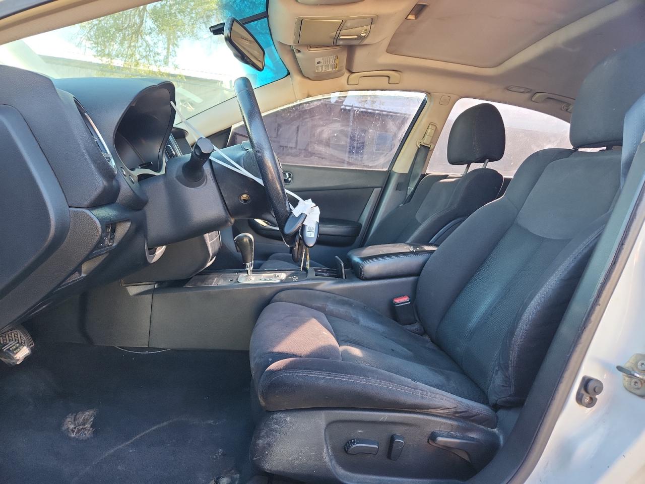 Nissan Maxima S Image 6