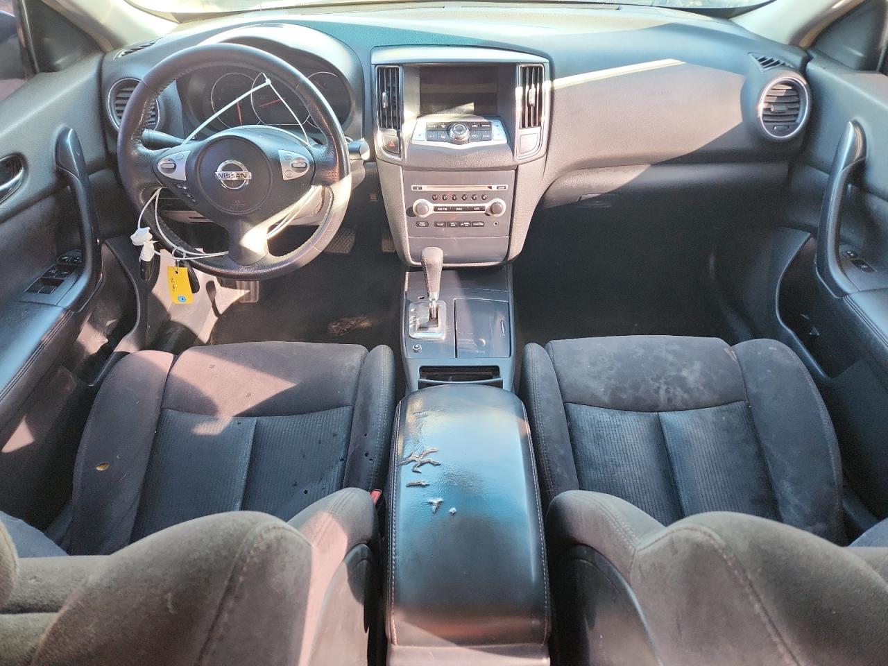 Nissan Maxima S Image 7