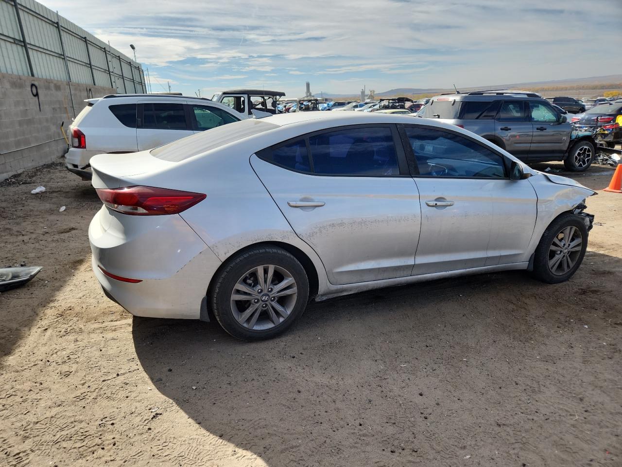 Hyundai ELANTRA Sel Image 8