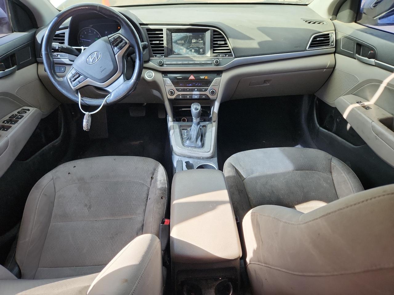 Hyundai ELANTRA Sel Image 3