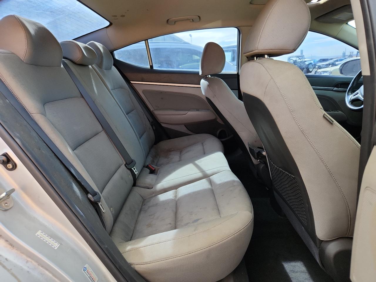 Hyundai ELANTRA Sel Image 11