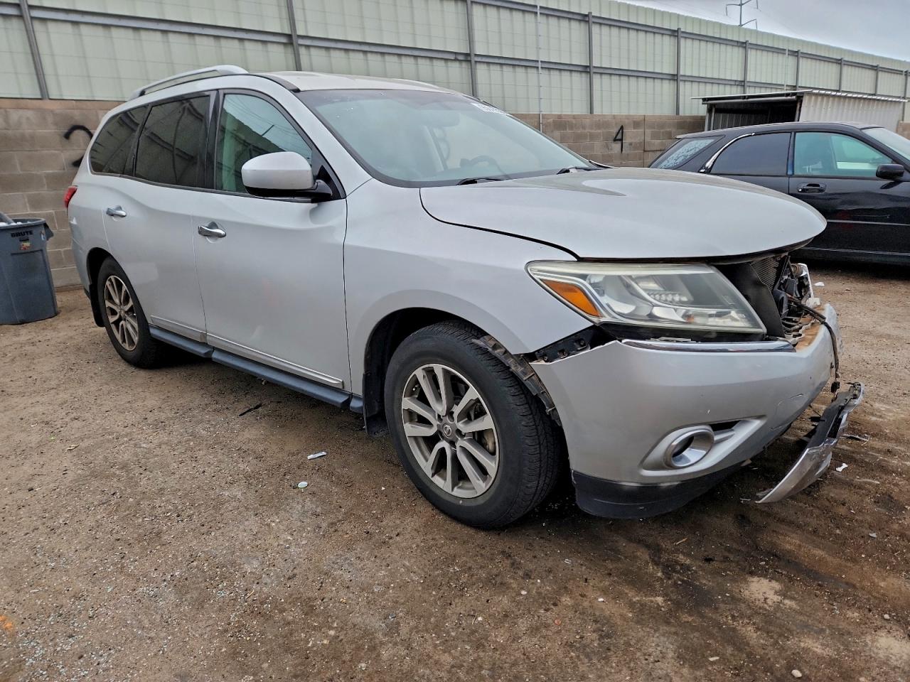 Nissan Pathfinder S Image 8