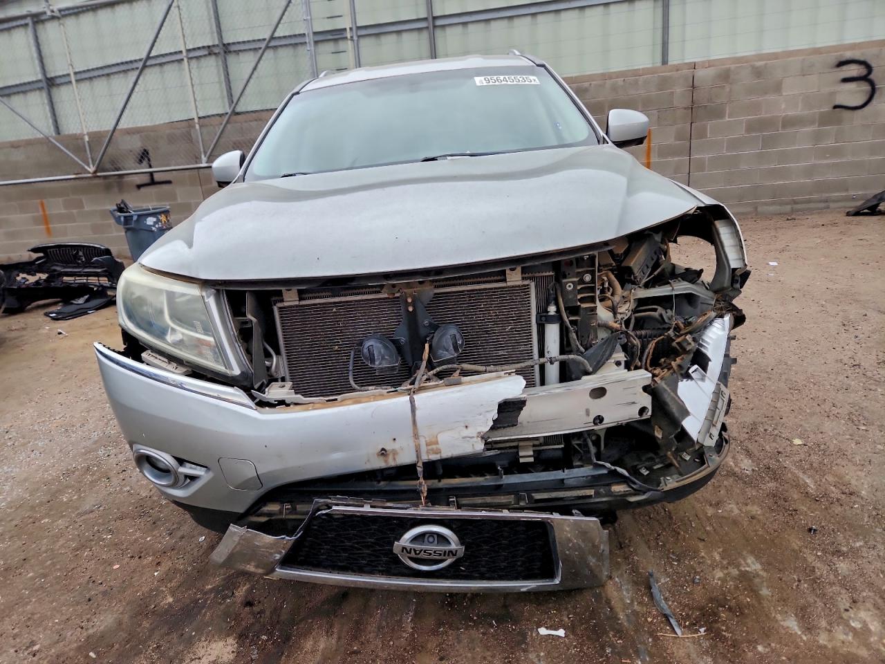 Nissan Pathfinder S Image 7