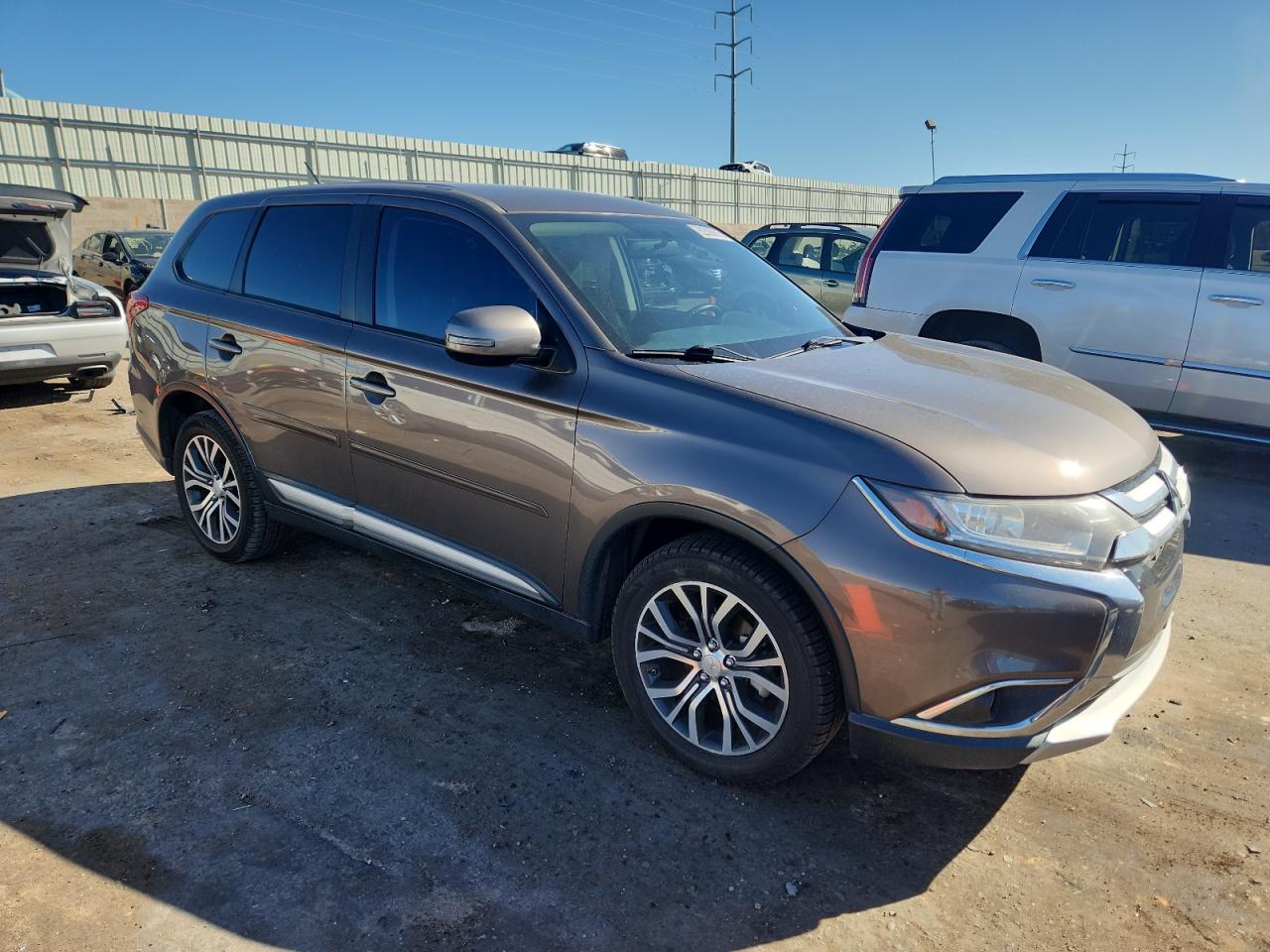 Mitsubishi Outlander Se Image 2