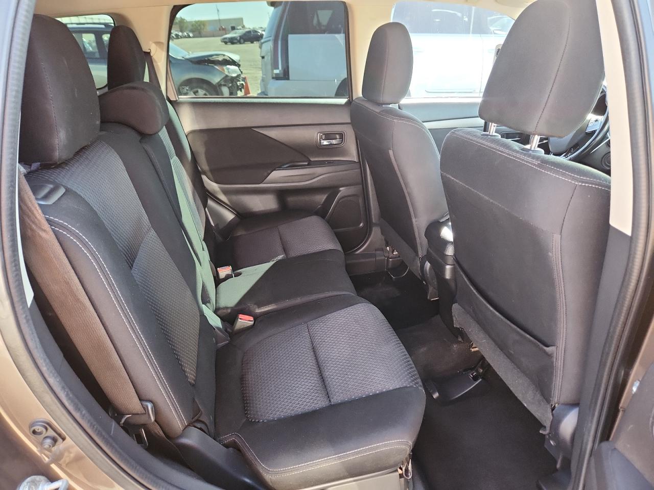 Mitsubishi Outlander Se Image 7