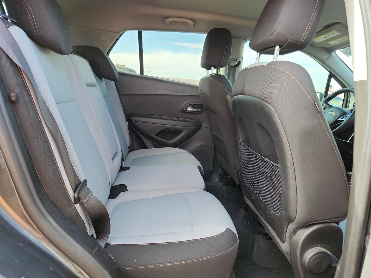 Chevrolet Trax Ls Image 6