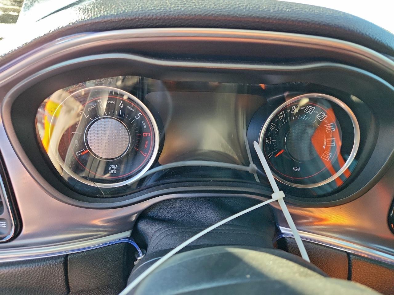 Dodge Challenger R/t Scat Pack Image 7