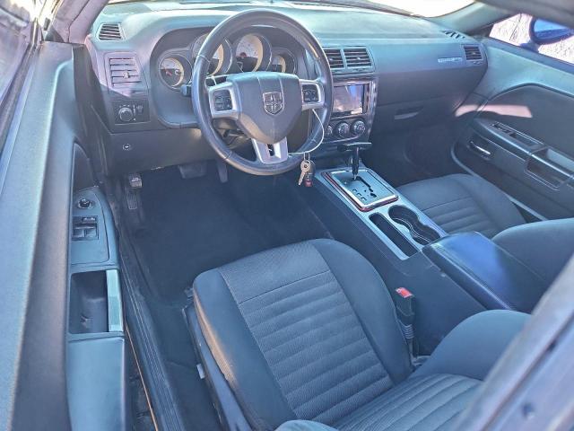 Dodge Challenger Sxt Image 8