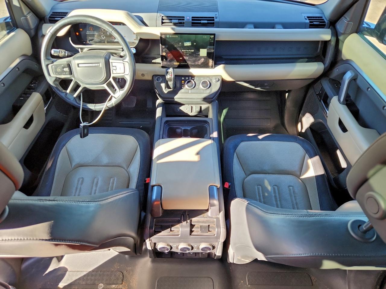 Land Rover Defender 110 X-dynamic Hse Image 6