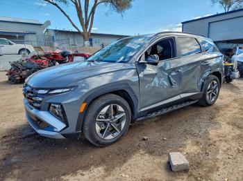  Salvage Hyundai TUCSON