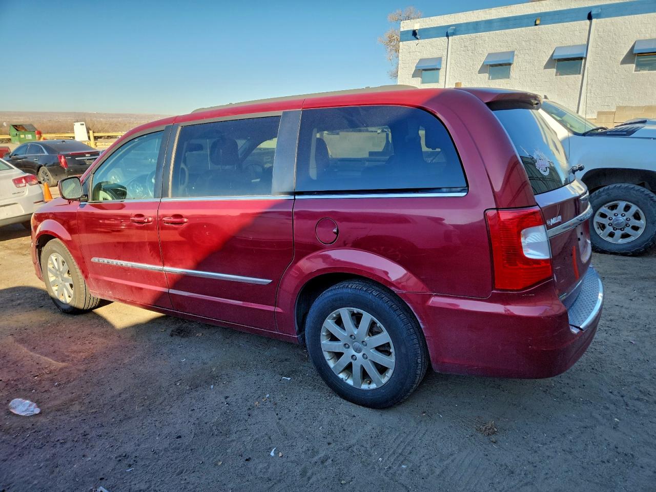 Chrysler Minivan Touring Image 3