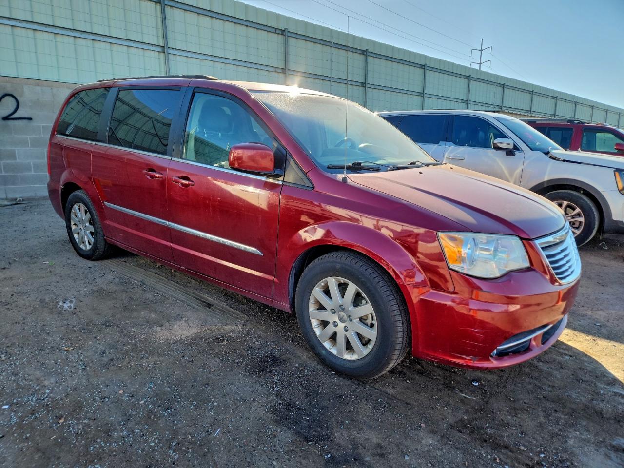 Chrysler Minivan Touring Image 4
