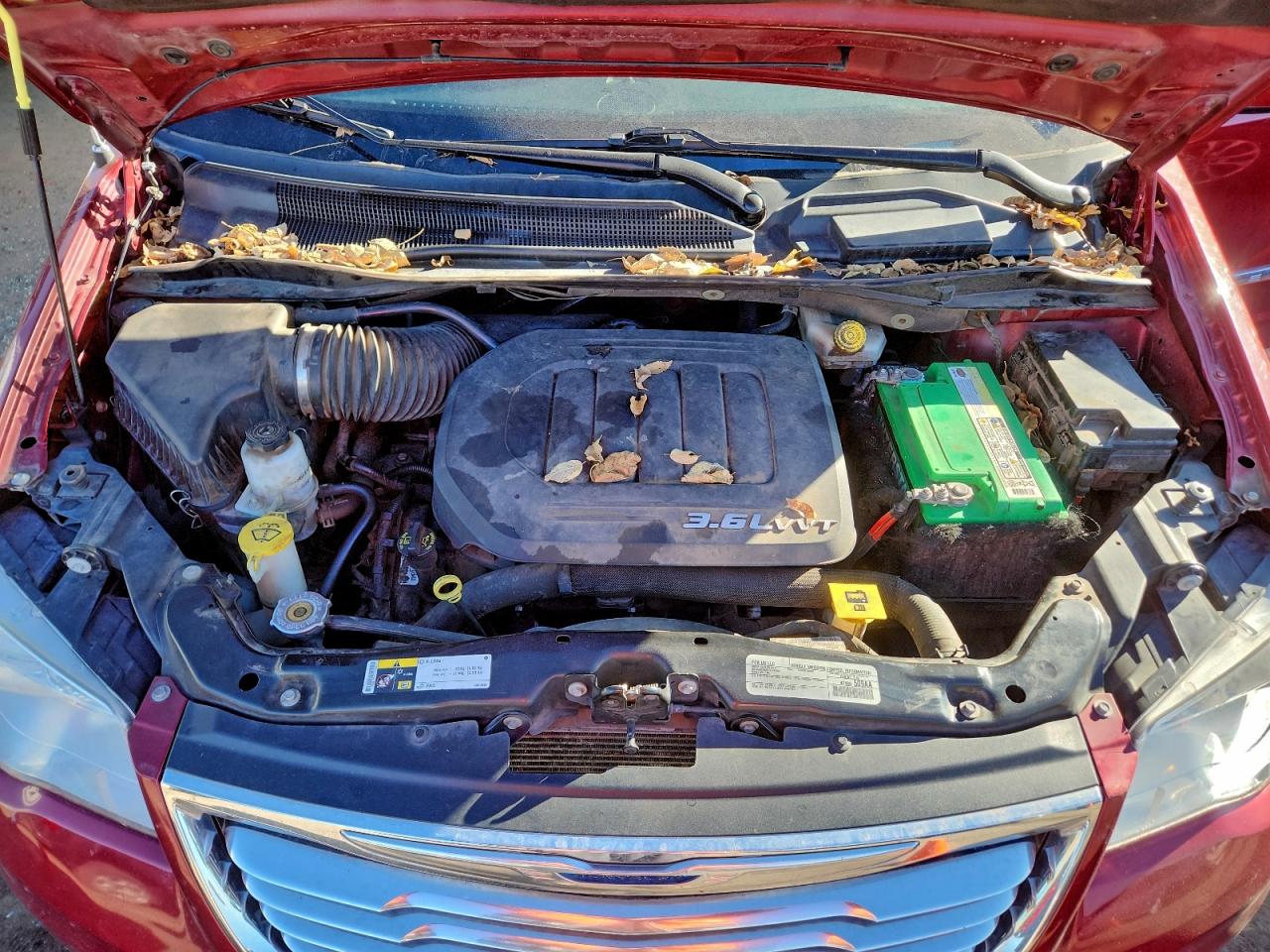 Chrysler Minivan Touring Image 10