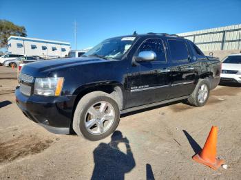  Salvage Chevrolet Avalanche