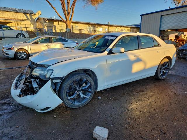  Salvage Chrysler 300