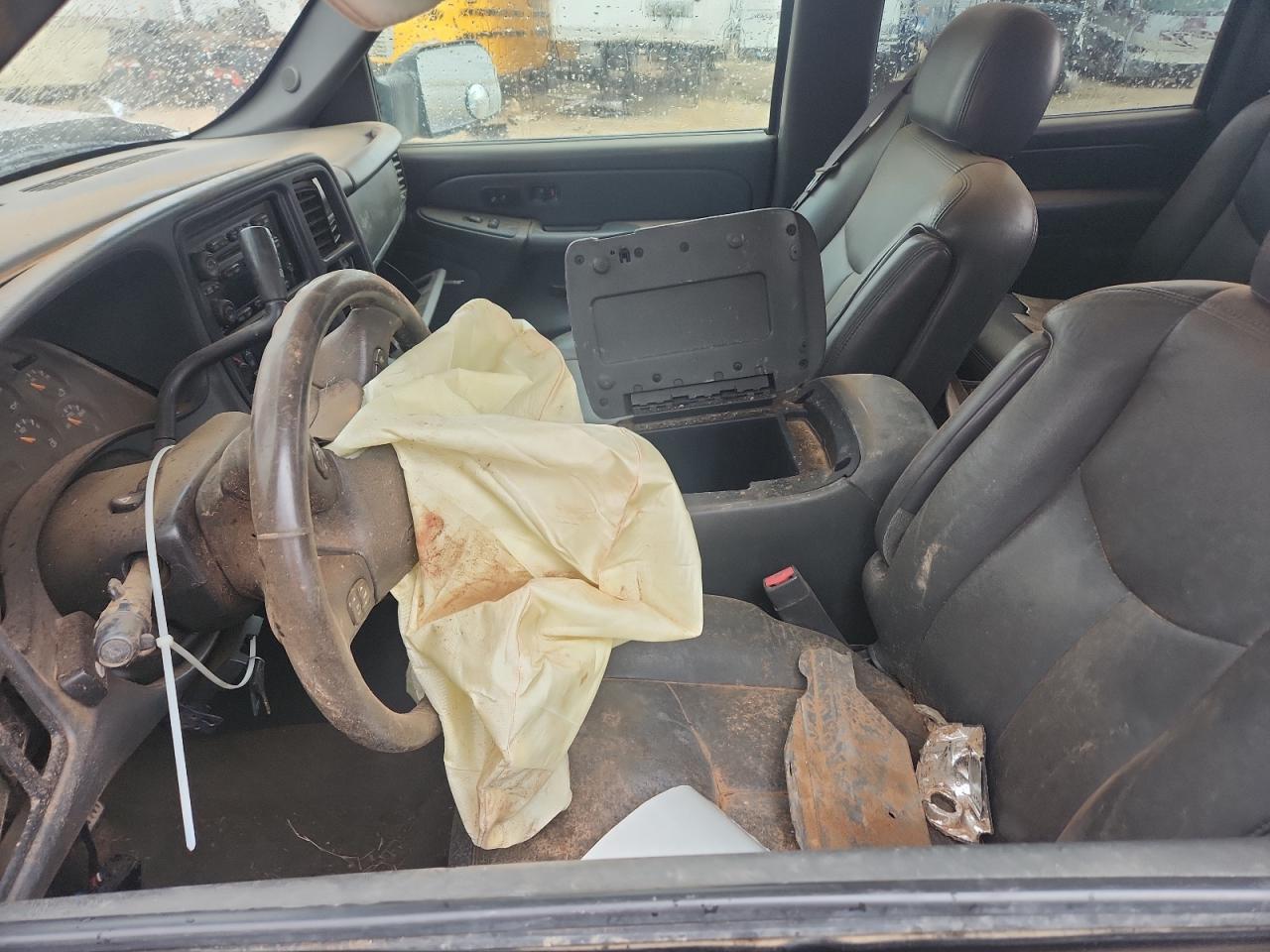 Chevrolet Silverado C3500 Image 2