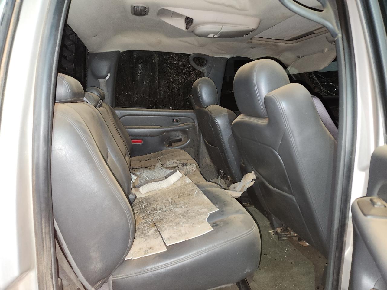 Chevrolet Silverado C3500 Image 6