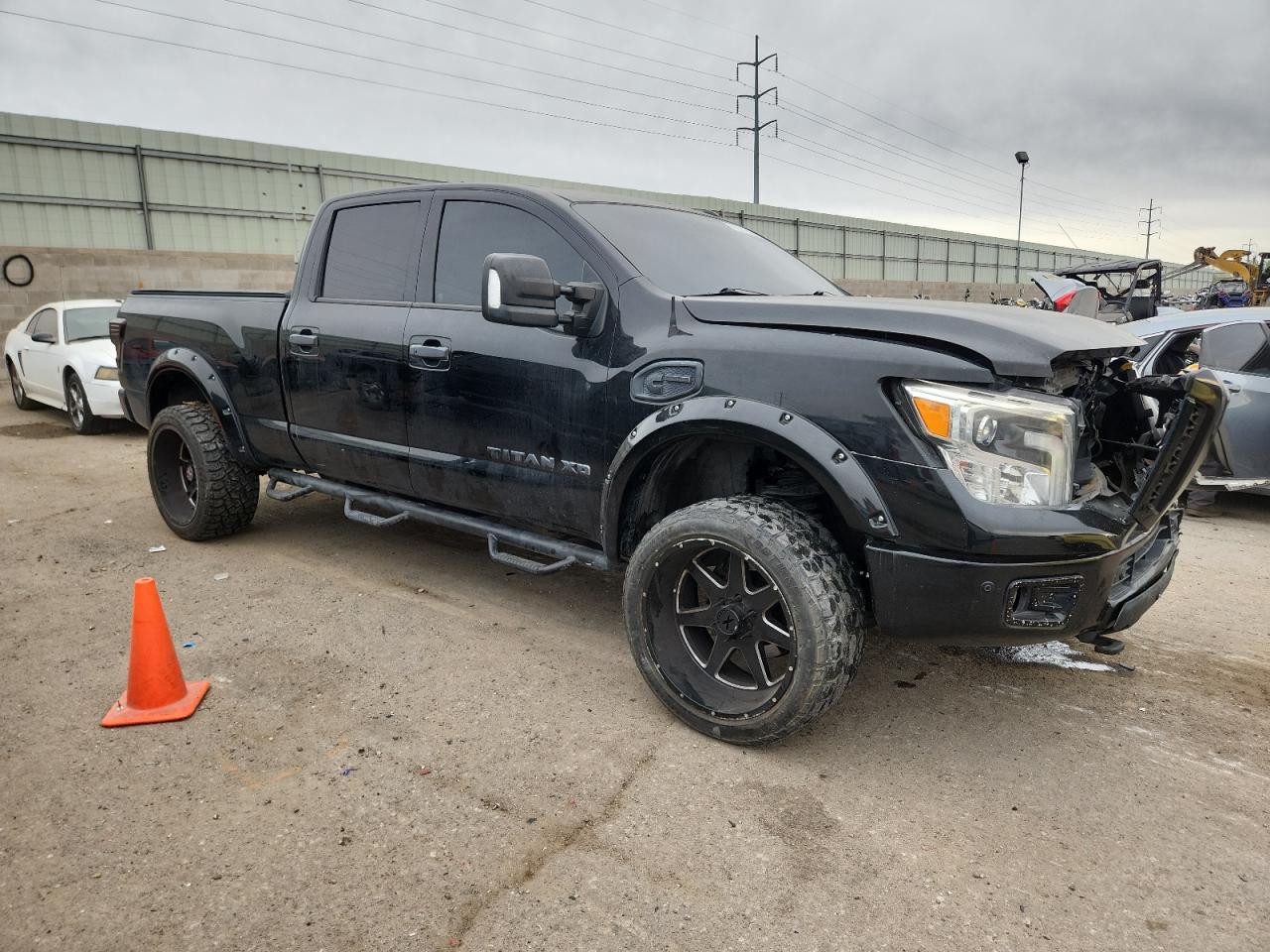 Nissan Titan Sl Image 3