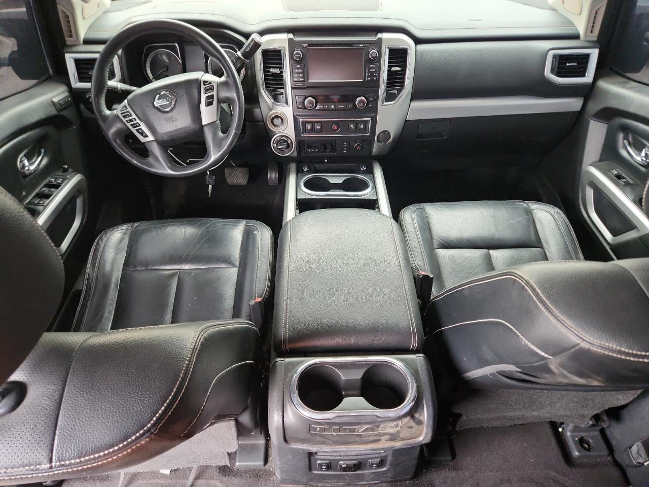 Nissan Titan Sl Image 6