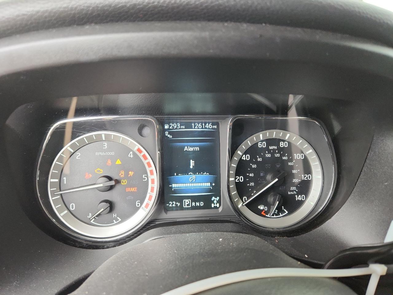 Nissan Titan Sl Image 8