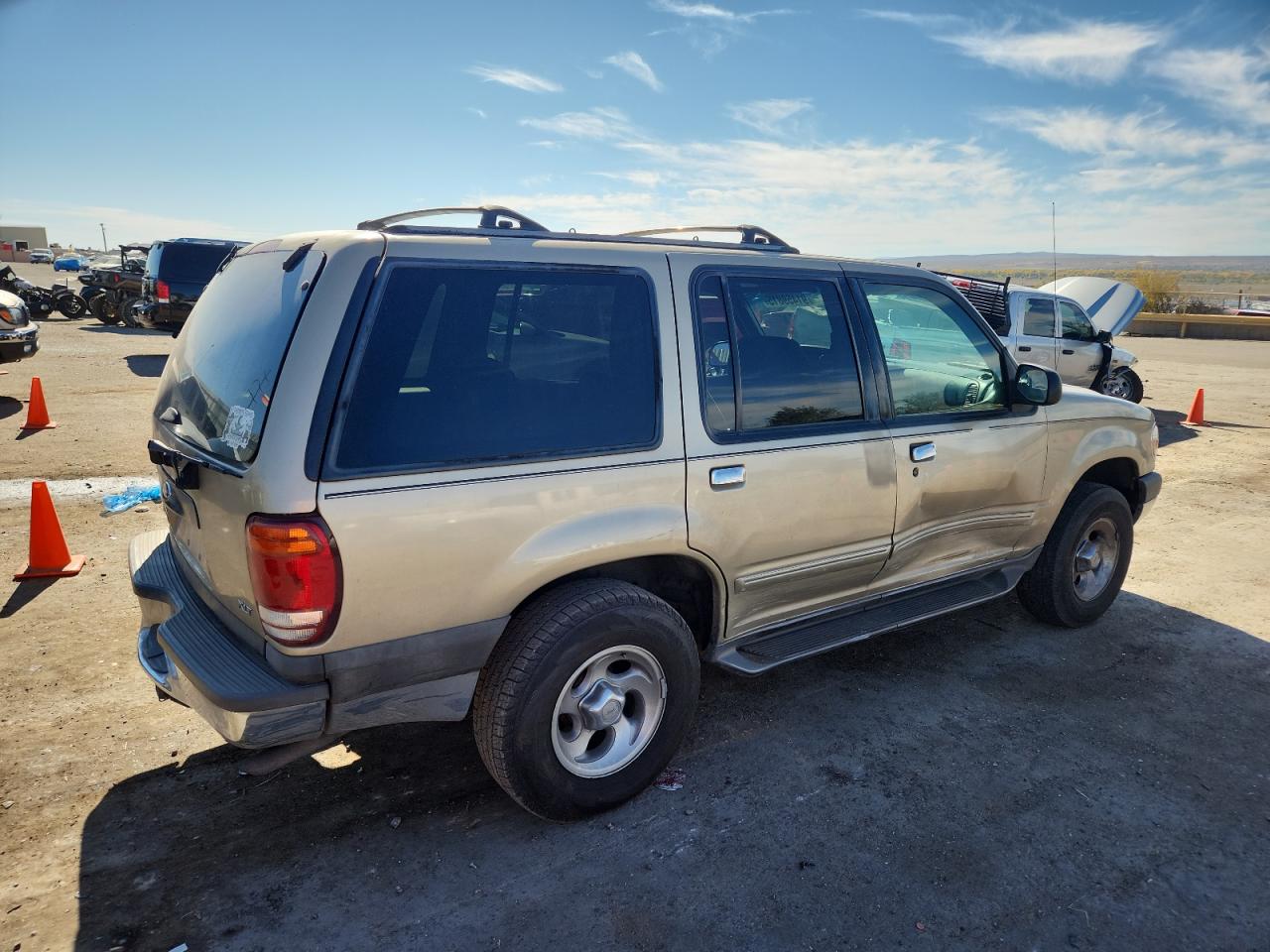 Ford Explorer Xlt Image 3