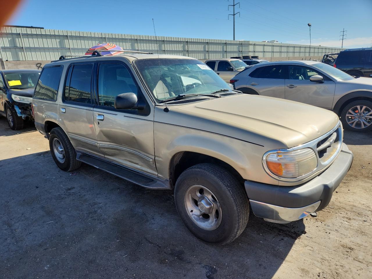 Ford Explorer Xlt Image 12