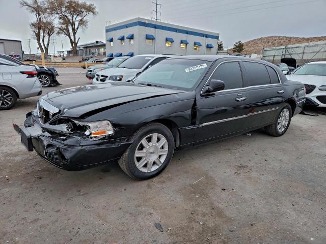 Salvage Lincoln Towncar