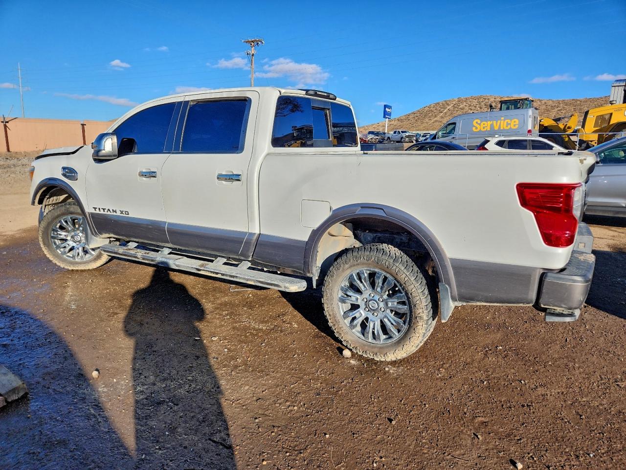Nissan Titan Sl Image 2