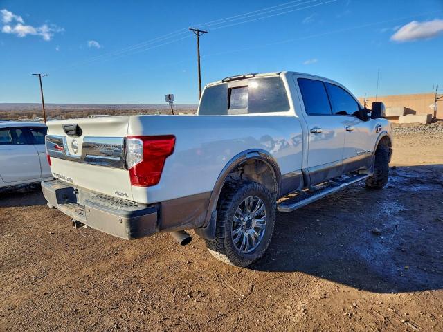 Nissan Titan Sl Image 4