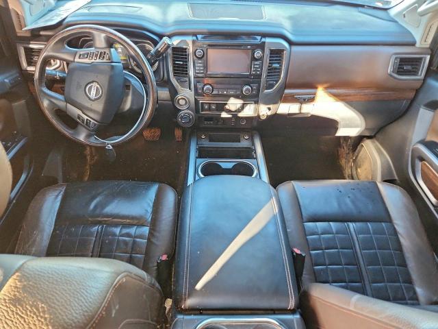 Nissan Titan Sl Image 11