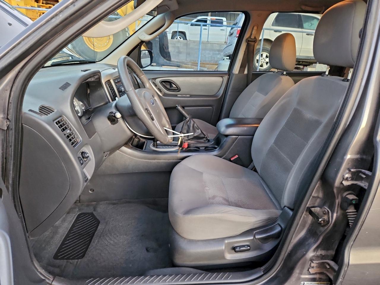 Ford Escape Xlt Image 9