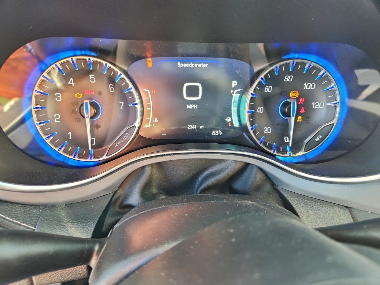 Chrysler Pacifica Limited Image 9