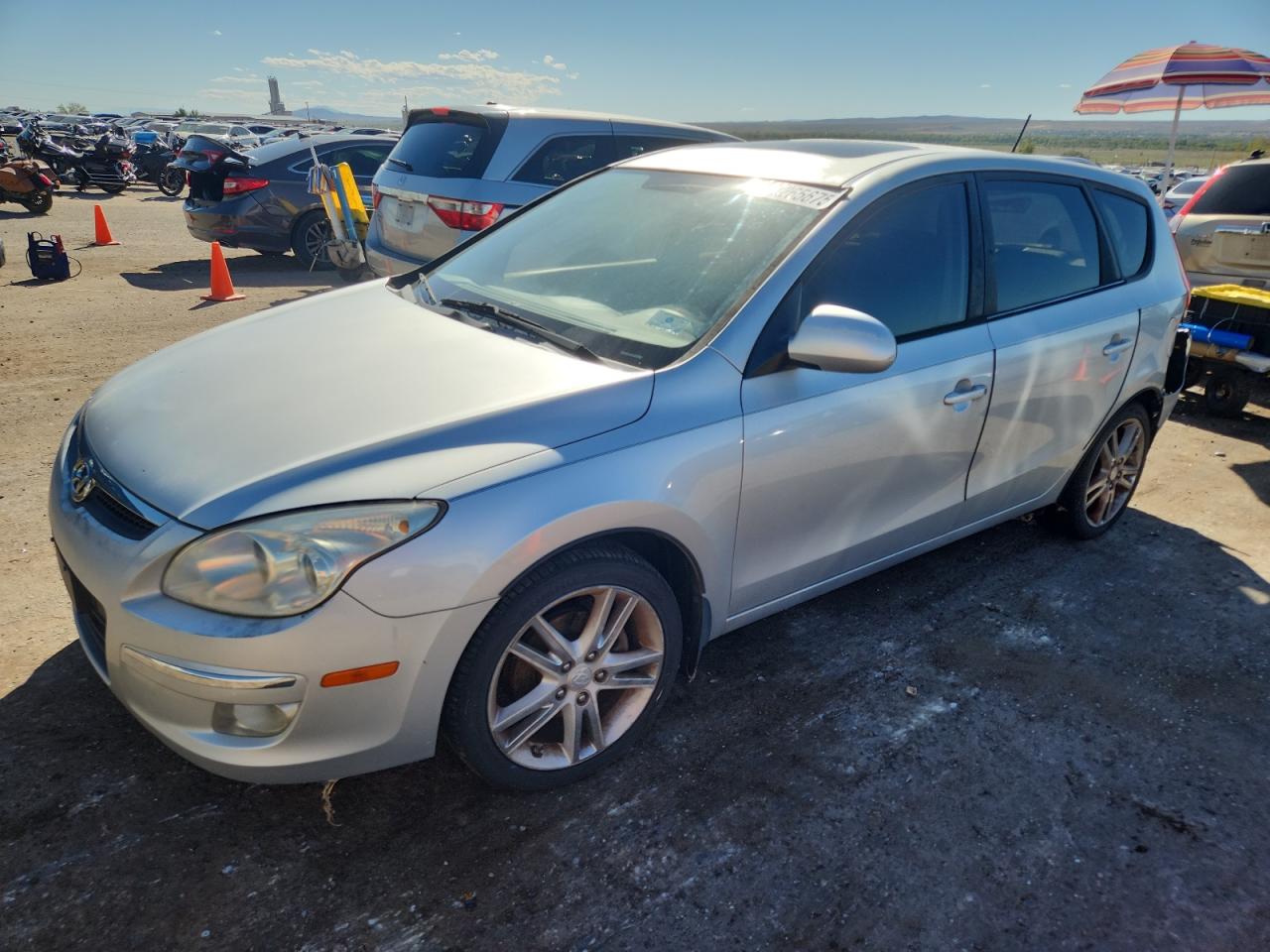 Hyundai ELANTRA Image 1