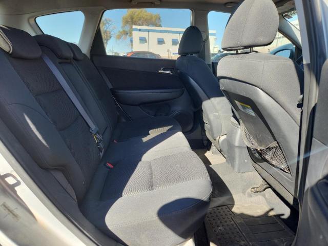 Hyundai ELANTRA Image 10