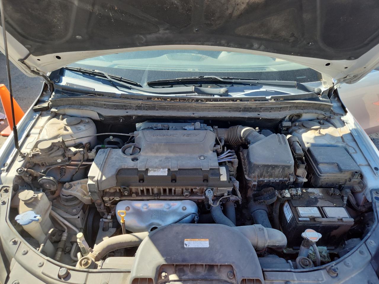 Hyundai ELANTRA Image 2