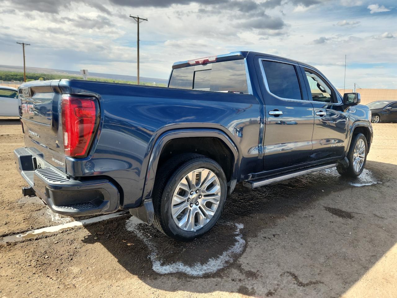 GMC Sierra K1500 Denali Image 3