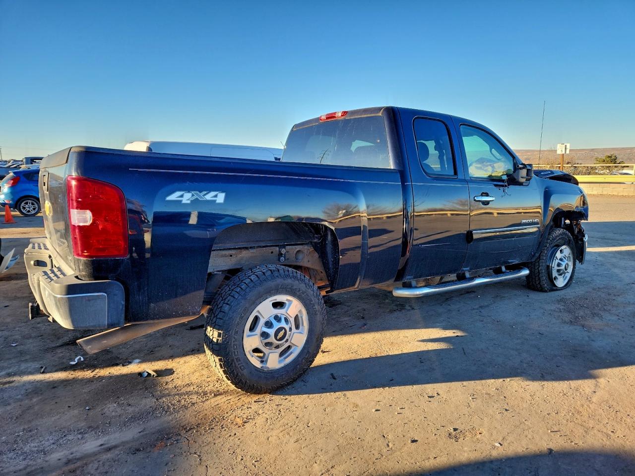 Chevrolet Silverado K2500 Heavy Duty Lt Image 9